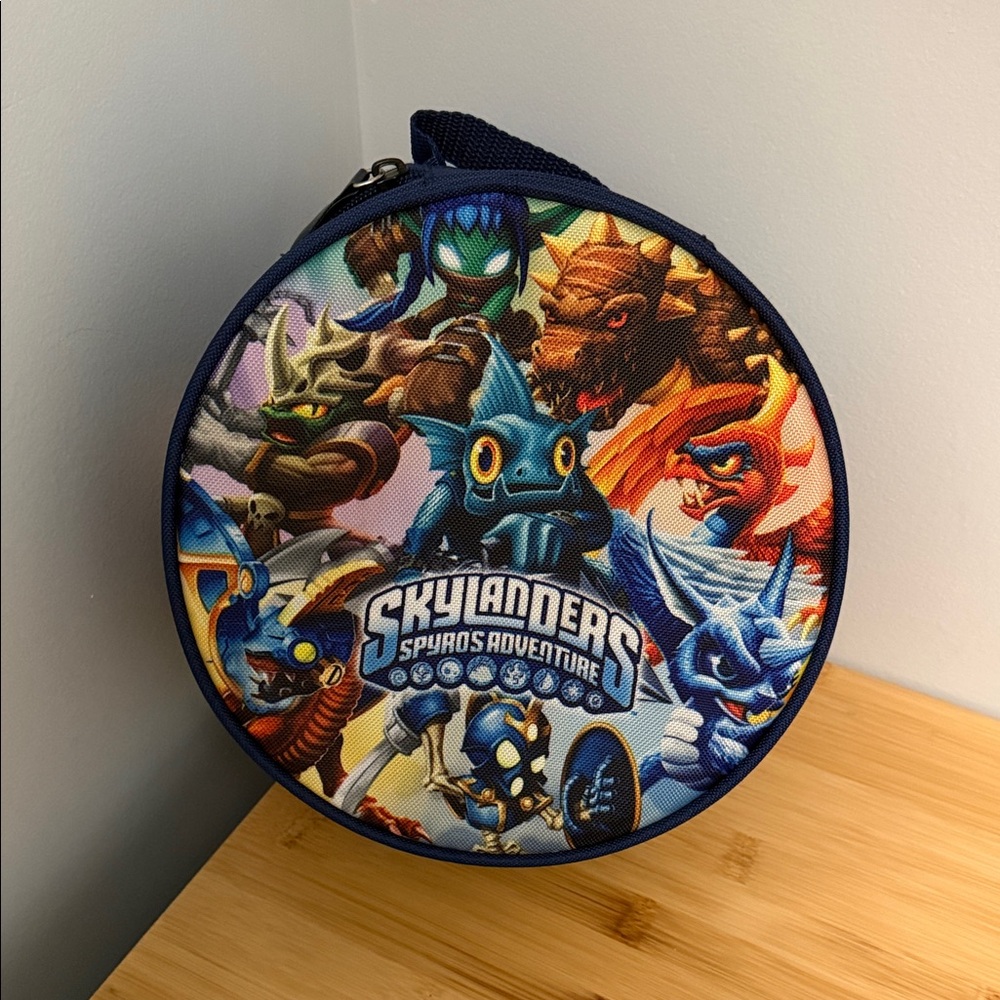 Skylanders Spyro's Adventure Round Carry Case - Multicolor
